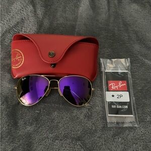 Classic Ray-Ban Mirrored Aviators